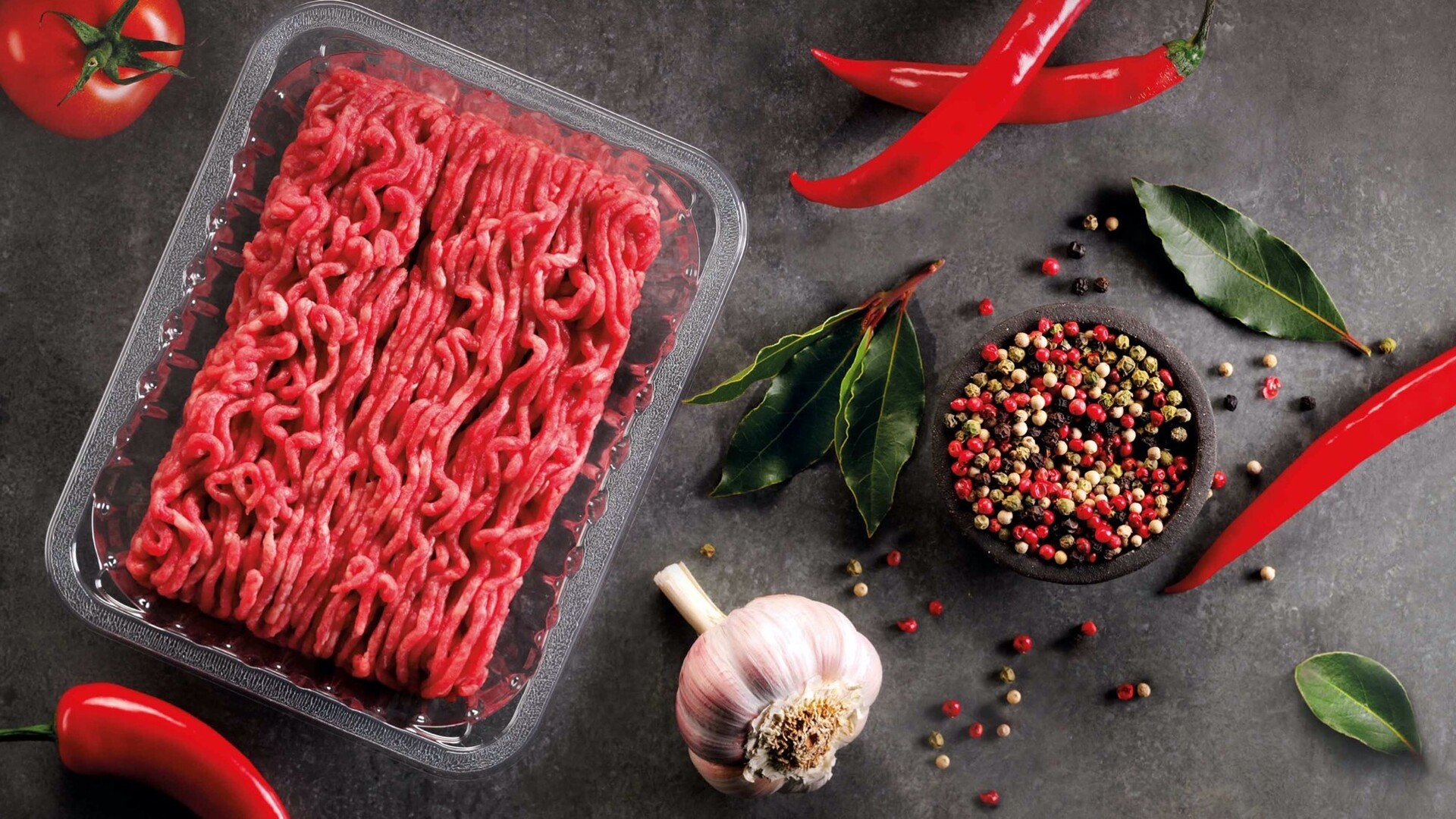 A food tray with minced meat