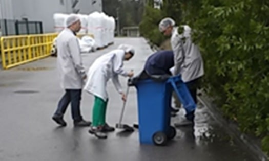 story-side-walk-around-for-plastics-2-525-315